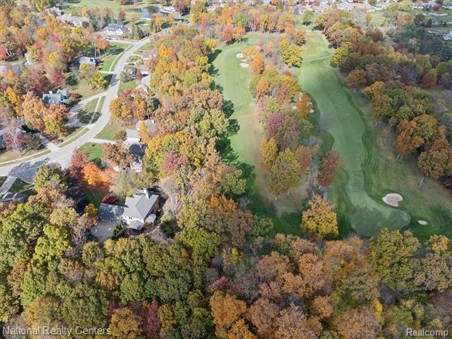 Builiding view nine for 1569 Gleneagles, Highland, MI. 48357