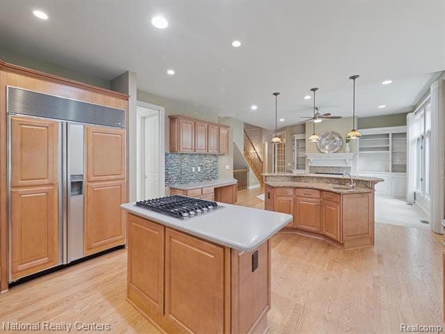 Builiding view seventeen for 1569 Gleneagles, Highland, MI. 48357