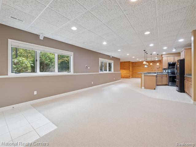 Builiding view thirty eight for 1569 Gleneagles, Highland, MI. 48357