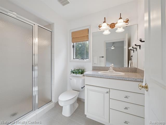 Builiding view twenty nine for 1569 Gleneagles, Highland, MI. 48357