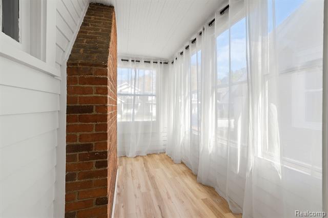 Builiding view nine for 610 E Farnum, Royal Oak, MI. 48067