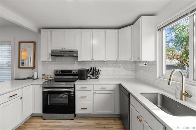 Builiding view seven for 610 E Farnum, Royal Oak, MI. 48067