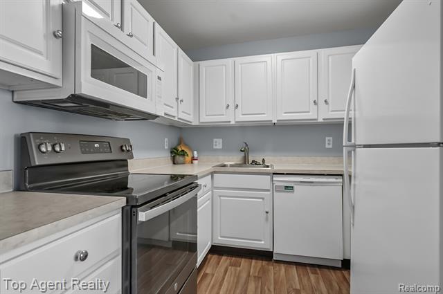 Builiding view nine for 29378 Maurice Ct, New Baltimore, MI. 48047