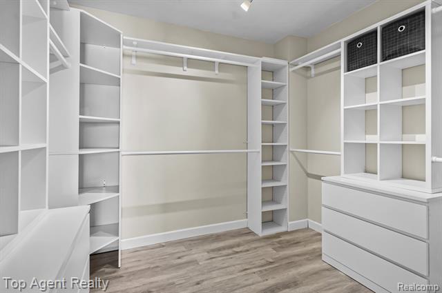 Builiding view sixteen for 29378 Maurice Ct, New Baltimore, MI. 48047