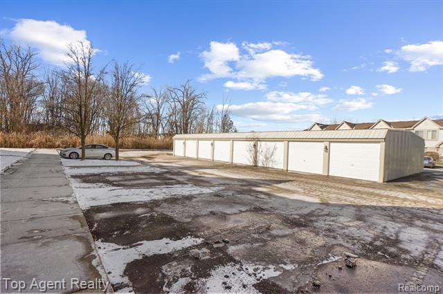 Builiding view twenty one for 29378 Maurice Ct, New Baltimore, MI. 48047