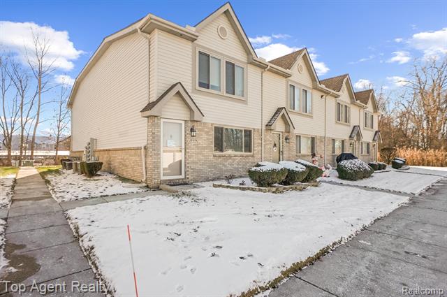 Builiding view two for 29378 Maurice Ct, New Baltimore, MI. 48047