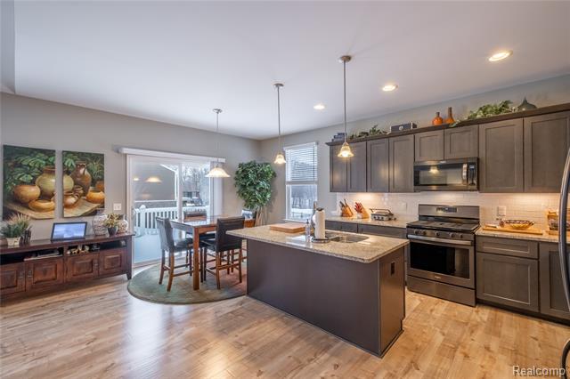 Builiding view ten for 3227 Waverly Woods, Howell, MI. 48843