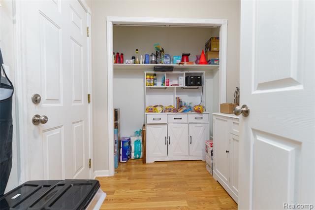 Builiding view eleven for 10887 Mackinaw, Fowlerville, MI. 48836