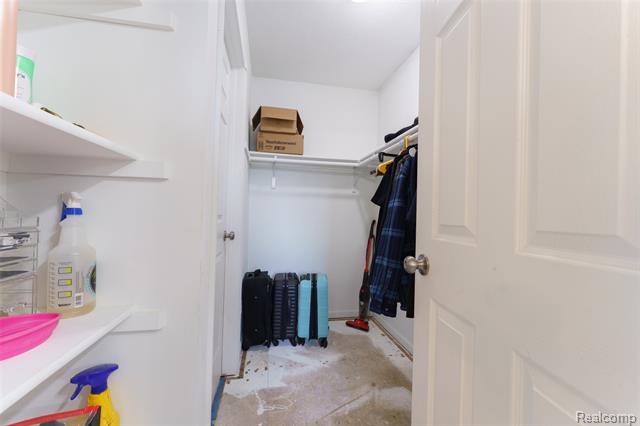 Builiding view nineteen for 10887 Mackinaw, Fowlerville, MI. 48836