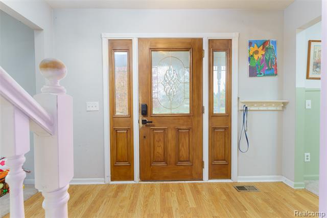 Builiding view one for 10887 Mackinaw, Fowlerville, MI. 48836