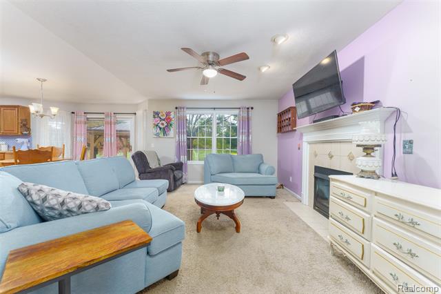 Builiding view ten for 10887 Mackinaw, Fowlerville, MI. 48836