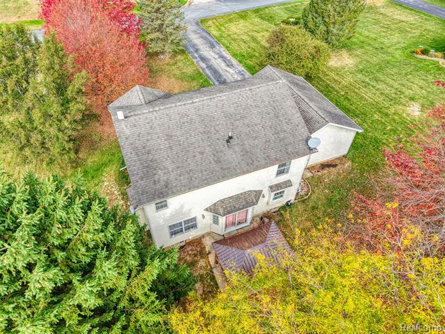 Builiding view thirty for 10887 Mackinaw, Fowlerville, MI. 48836