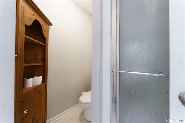 Builiding view twenty for 10887 Mackinaw, Fowlerville, MI. 48836