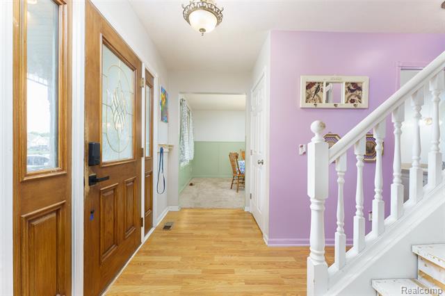 Builiding view two for 10887 Mackinaw, Fowlerville, MI. 48836