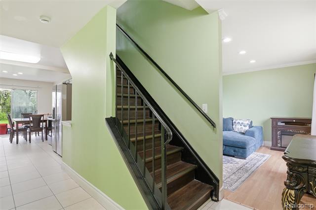 Builiding view five for 26200 Franklin Pointe, Southfield, MI. 48034