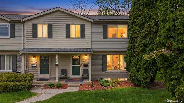 Builiding view forty two for 26200 Franklin Pointe, Southfield, MI. 48034