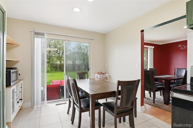 Builiding view thirteen for 26200 Franklin Pointe, Southfield, MI. 48034