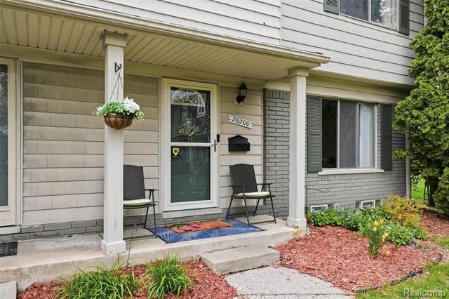 Builiding view three for 26200 Franklin Pointe, Southfield, MI. 48034