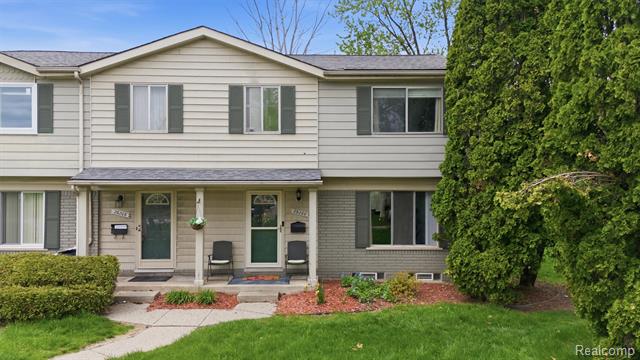 front view for 26200 Franklin Pointe Dr, Southfield, Mi. 48034
