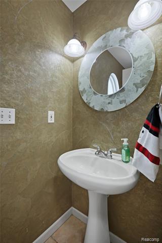 Builiding view fifteen for 16359 Linden, Linden, MI. 48451