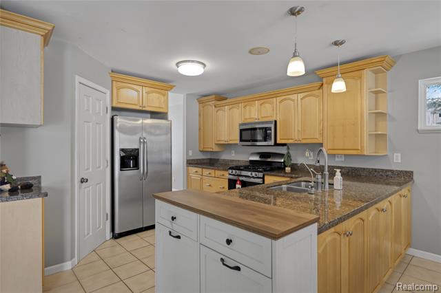 Builiding view five for 16359 Linden, Linden, MI. 48451