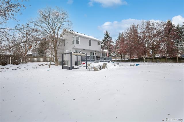 Builiding view forty one for 16359 Linden, Linden, MI. 48451