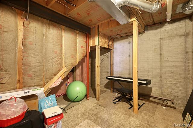 Builiding view thirty eight for 16359 Linden, Linden, MI. 48451