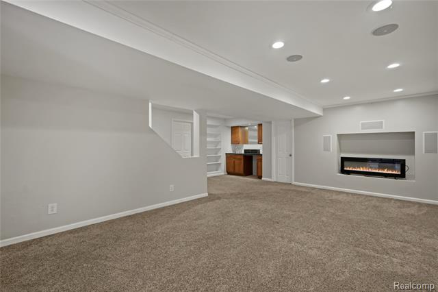 Builiding view thirty four for 16359 Linden, Linden, MI. 48451