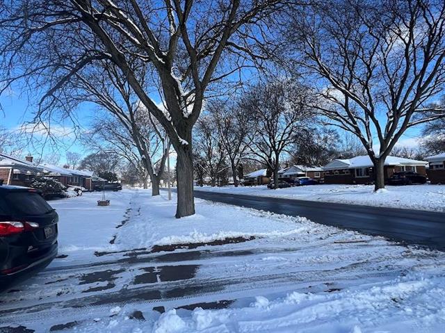 Builiding view thirteen for 5413 Fleming, Flint, MI. 48504