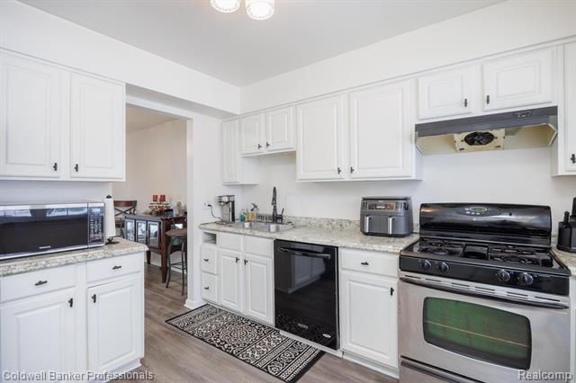 Builiding view seven for 41272 Lehigh, Northville, MI. 48167