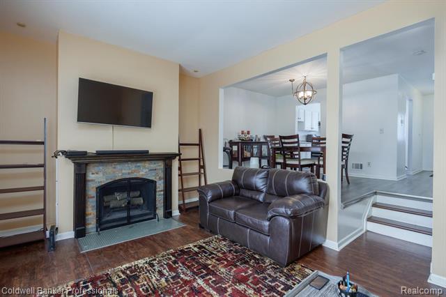 Builiding view twelve for 41272 Lehigh, Northville, MI. 48167