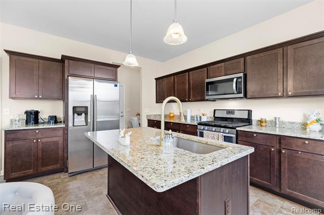 Builiding view eight for 36950 Everett Dr, Westland, MI. 48185
