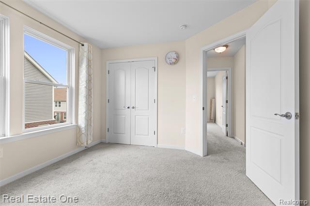 Builiding view fourteen for 36950 Everett Dr, Westland, MI. 48185