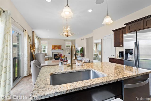 Builiding view nine for 36950 Everett Dr, Westland, MI. 48185