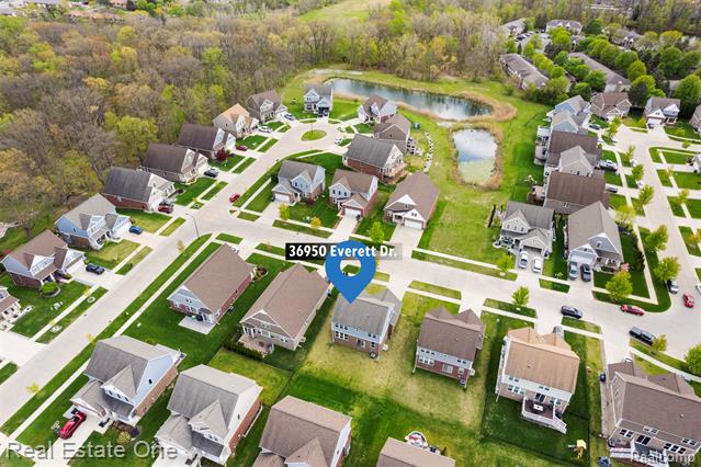 Builiding view thirty one for 36950 Everett Dr, Westland, MI. 48185