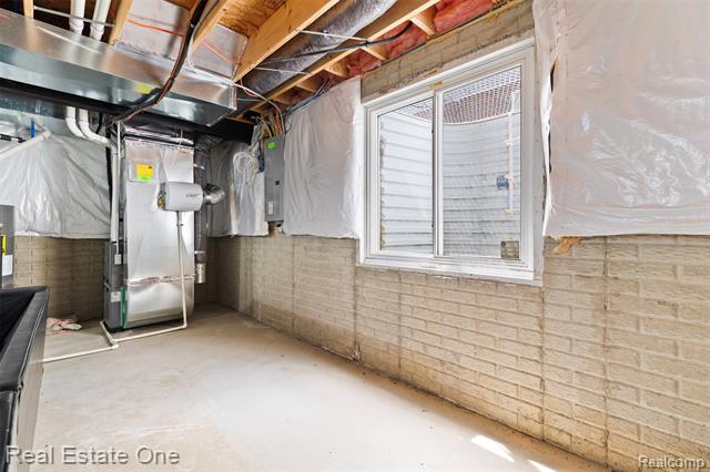 Builiding view twenty four for 36950 Everett Dr, Westland, MI. 48185