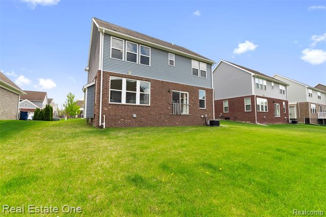 Builiding view twenty seven for 36950 Everett Dr, Westland, MI. 48185