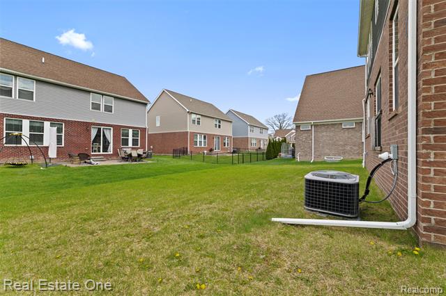 Builiding view twenty six for 36950 Everett Dr, Westland, MI. 48185