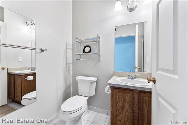 Builiding view eighteen for 23046 Fairlane, Trenton, MI. 48183