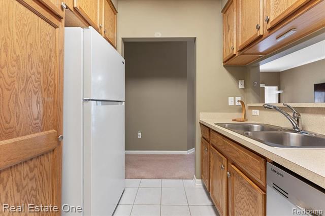 Builiding view eleven for 23046 Fairlane, Trenton, MI. 48183