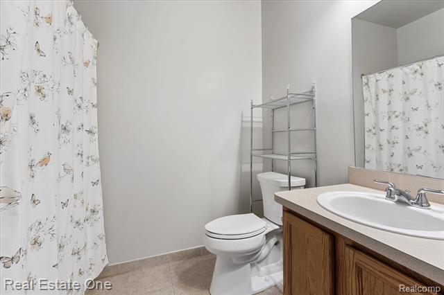 Builiding view thirteen for 23046 Fairlane, Trenton, MI. 48183