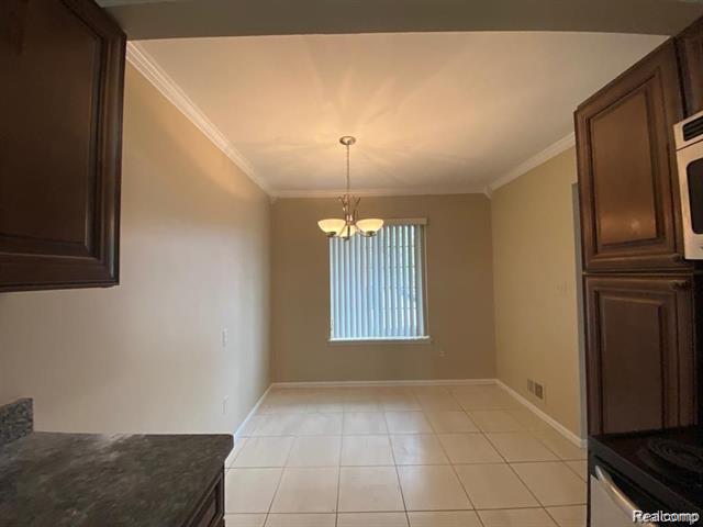 Builiding view four for 28129 Franklin, Southfield, MI. 48034