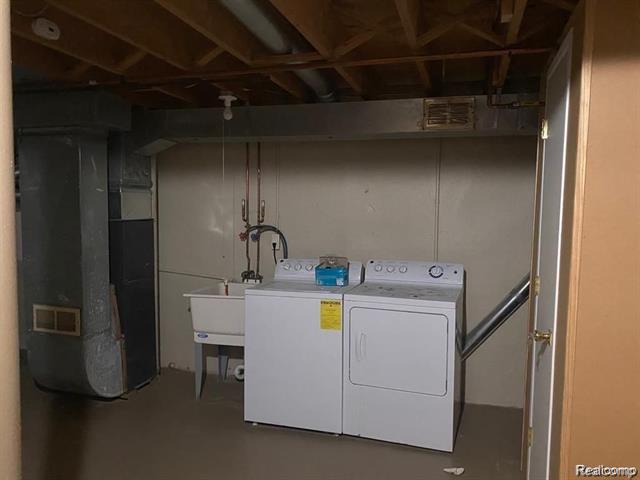 Builiding view seven for 28129 Franklin, Southfield, MI. 48034