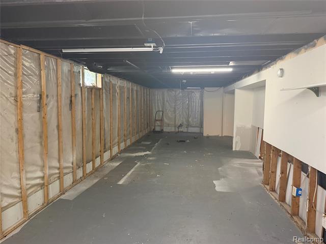 Builiding view nineteen for 934 Harvard, Berkley, MI. 48072
