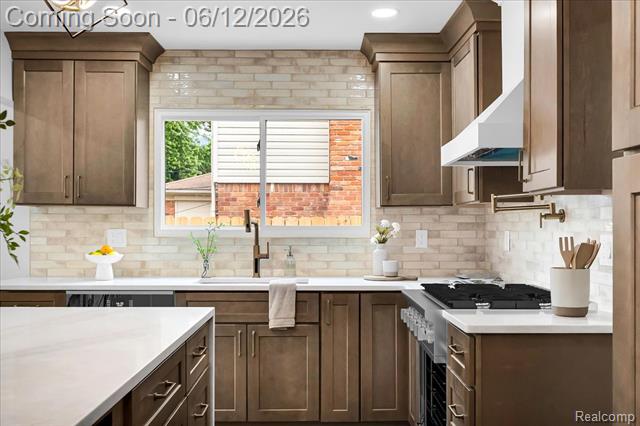 Builiding view fifteen for 20200 Brookshire, Southfield, MI. 48076