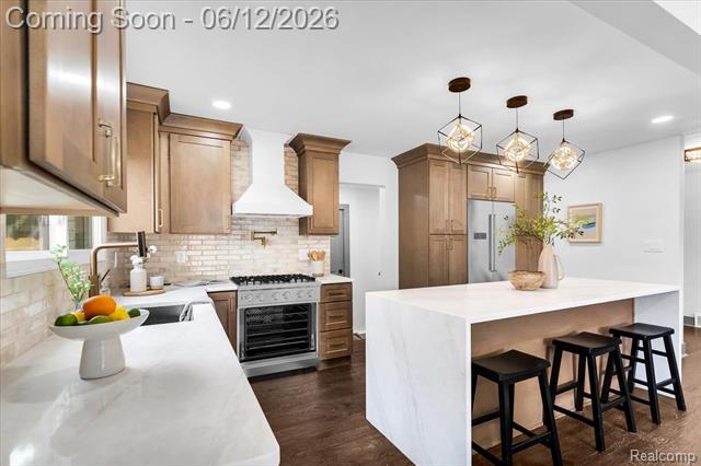 Builiding view seventeen for 20200 Brookshire, Southfield, MI. 48076