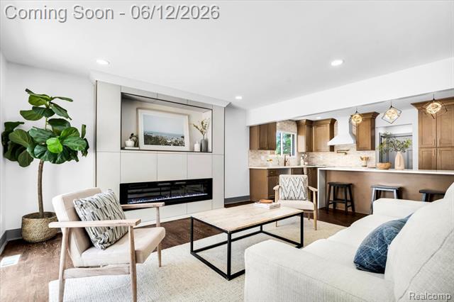 Builiding view ten for 20200 Brookshire, Southfield, MI. 48076