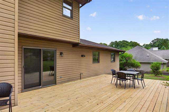 Builiding view fifty for 5129 Bardstone St, Jackson, MI. 49201