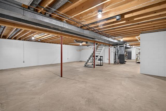 Builiding view forty seven for 5129 Bardstone St, Jackson, MI. 49201