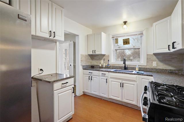 Builiding view eight for 11557 Rossiter, Detroit, MI. 48224